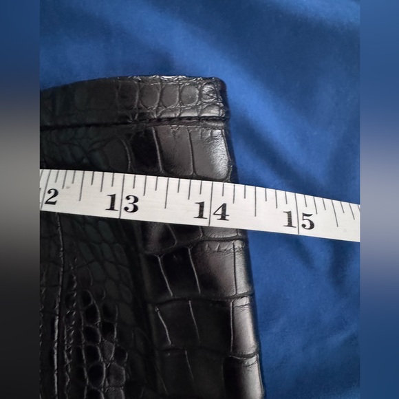 NWOT Jcrew Pencil skirt in croc-embossed faux leather - Picture 6 of 7